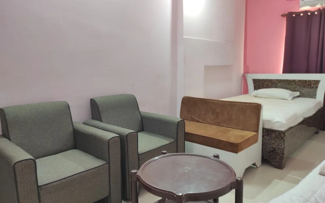 Sawkmie Hotel