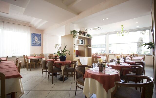 Hotel Desiree