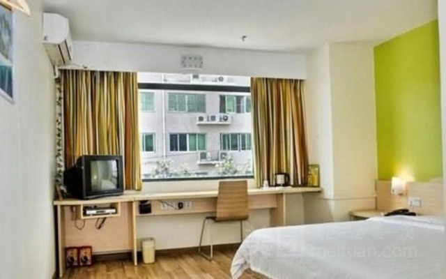 Anshun Qianbai Premium Hotel (Municipal Government Anshun Ancient City Branch)