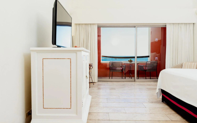 Camino Real Zaashila Huatulco