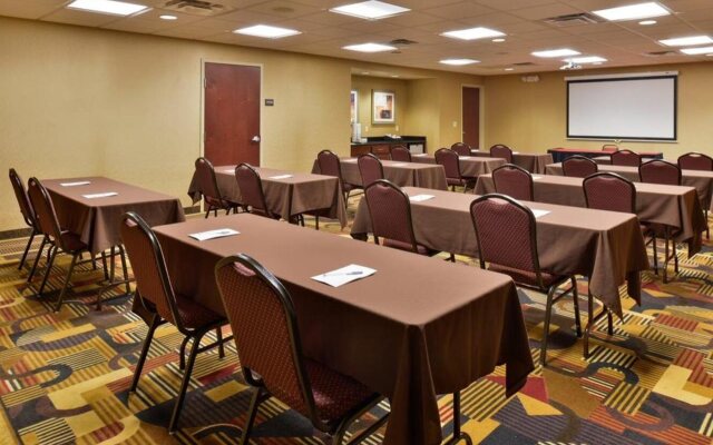 Hampton Inn & Suites Muncie