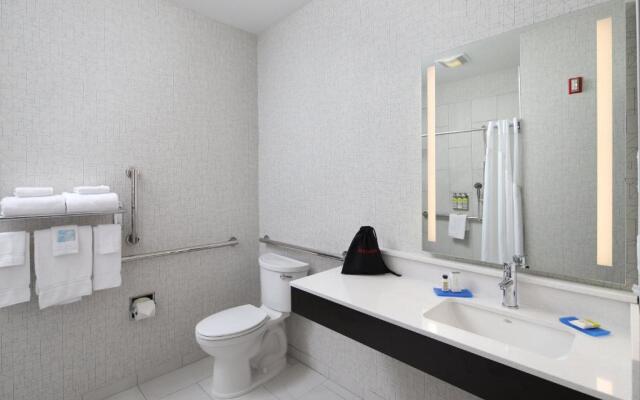 Holiday Inn Express Grand Rapids SW by IHG