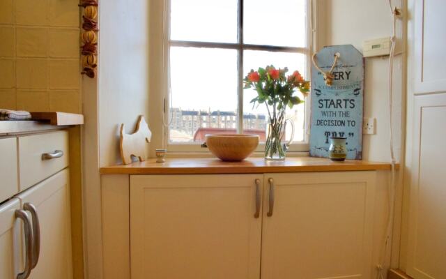 3 Bedroom Apartment in Edinburgh's New Town