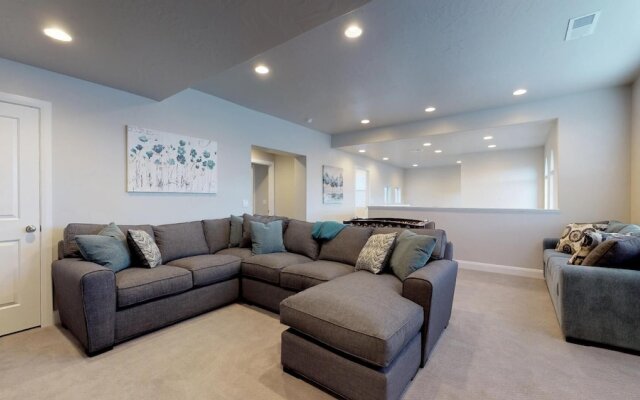 Blue Cruiser Casita 4 Bedroom Apts by RedAwning