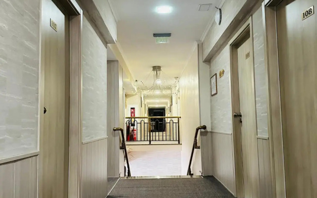 Hotel Cosmos