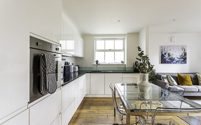 Tranquil Belsize Park Haven With Stunning Views
