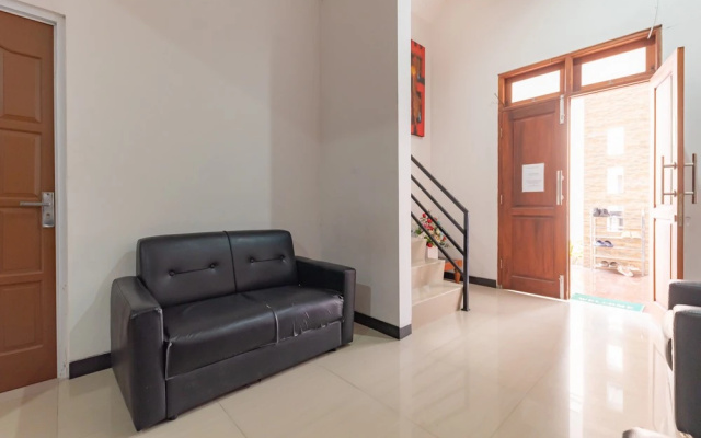 RedDoorz near Majapahit Semarang – Guest Rooms – Semarang