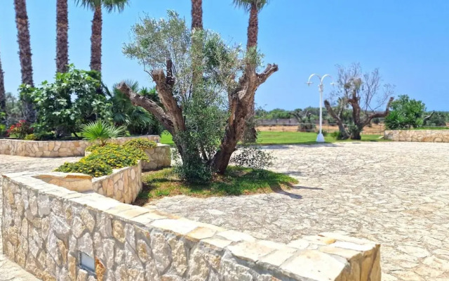 Villa With Swimming Pool Sleeps 8 Three Bedrooms