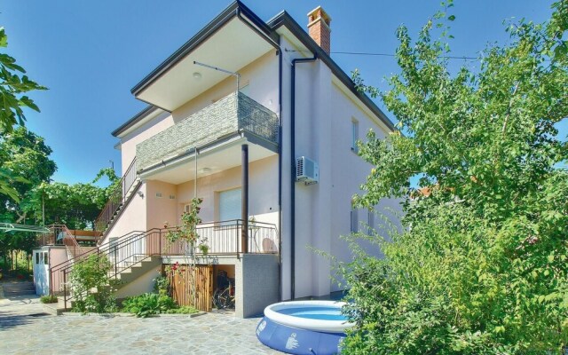 Awesome Home in Umag With Wifi and 2 Bedrooms