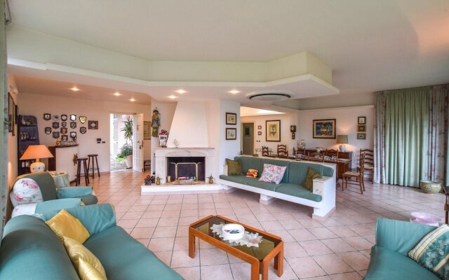 Awesome Home in Furnari With 5 Bedrooms and Wifi