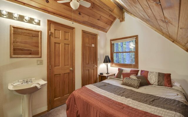 The Honeymooner 1 Bedroom Cabin