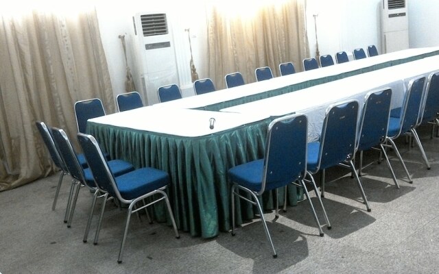 Immaculate Suites & Apartments