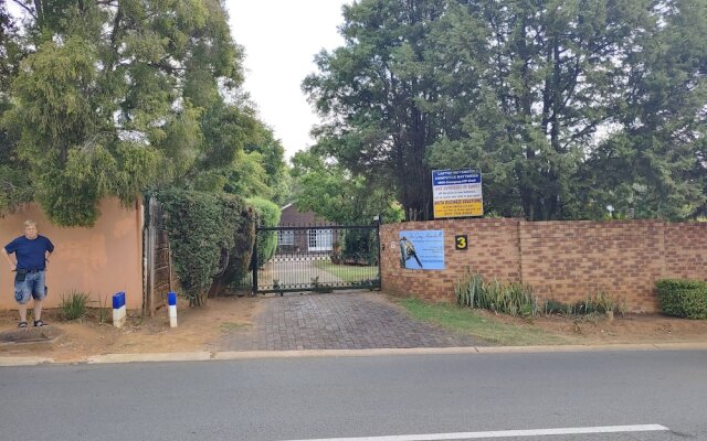 Charming Randburg Accommodation Near the Olivedale Clinic