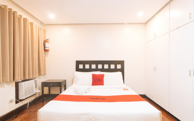 RedDoorz Premium near Greenbelt Makati