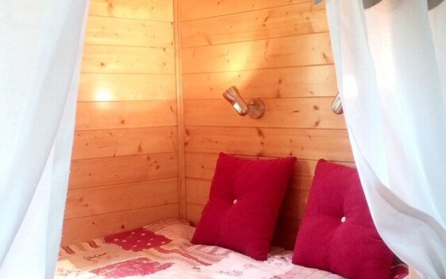 Bungalow With one Bedroom in Nouic, With Furnished Garden