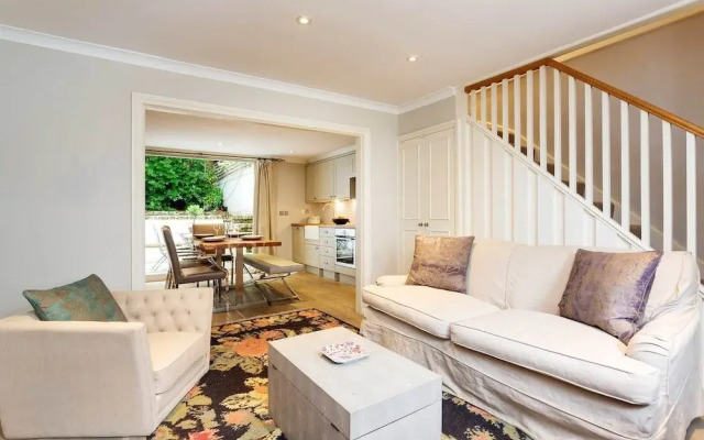 Relaxing Escape by the Kings Road
