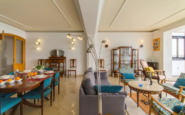 Magnificent Sunny Seafront Apart Sliema