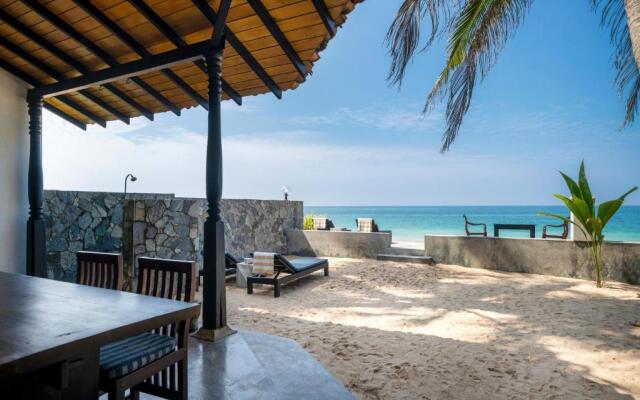 Blue Parrot Beach Villa