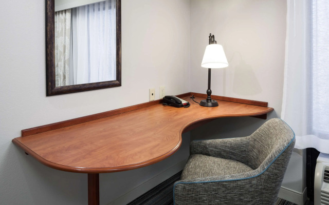 Hampton Inn & Suites Cedar Rapids - North