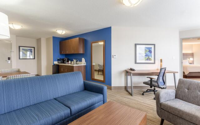 Holiday Inn Express & Suites Scottsburg by IHG