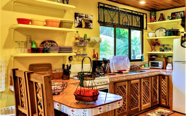 Encantada Guest House: Spectacular View & Excellent Reviews