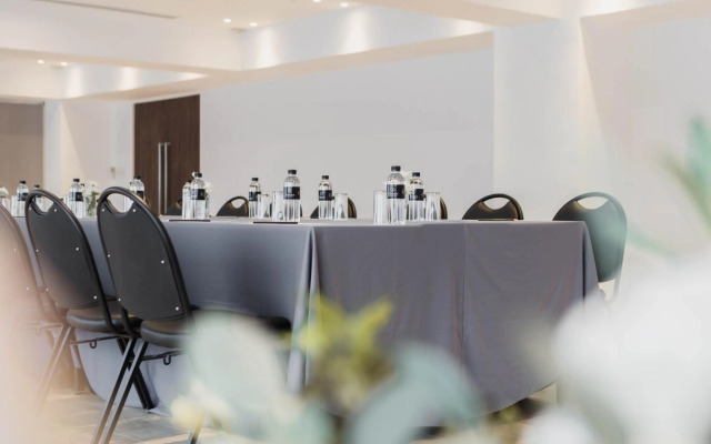 Thomson Hotel Huamark