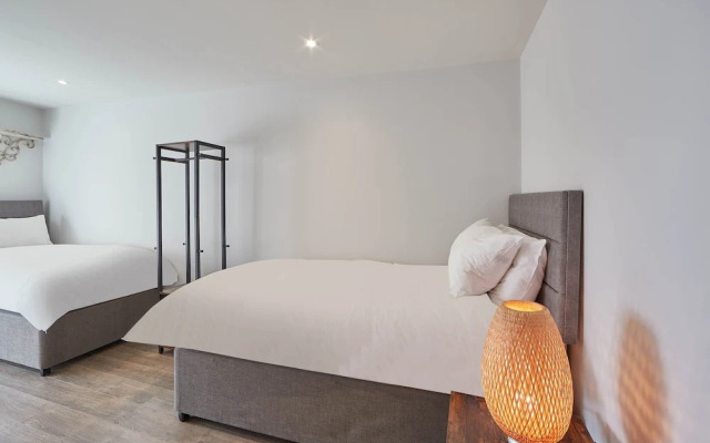 Laguz The Merchants Quarters