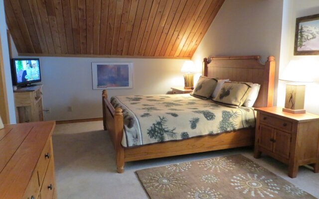 The Wood Creek Lodge by Crested Butte Lodging