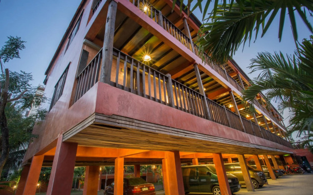 Rainforest Chiangmai Hotel