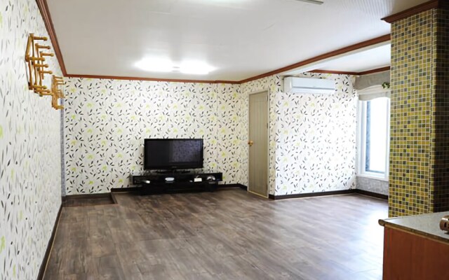 Gyeongju Padosori spa Glamping Pension