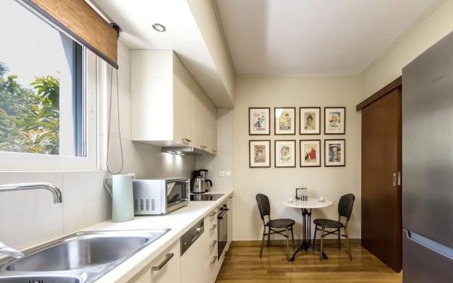 New renovated apt 2' to Acropolis museum