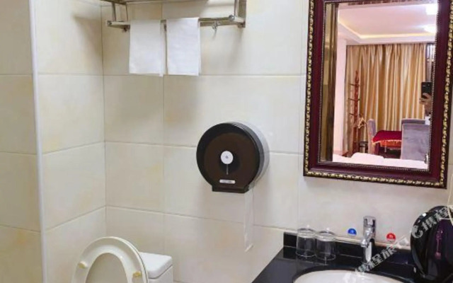 NATURE HOTEL (Yuehu Park North Subway Station Changsha University Store)