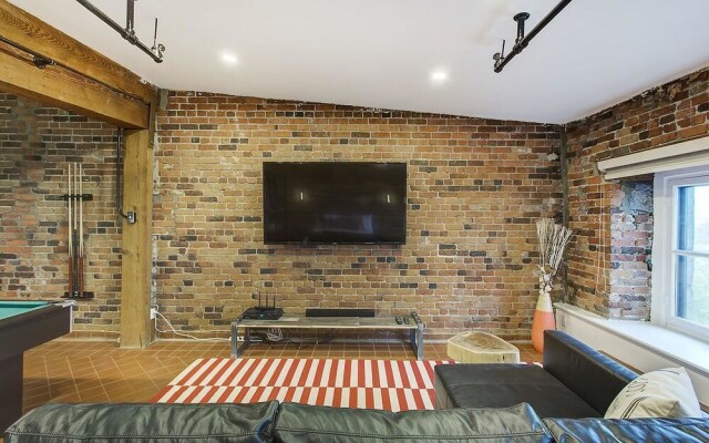 Charming Apartment on St-Paul street by Hometrotting