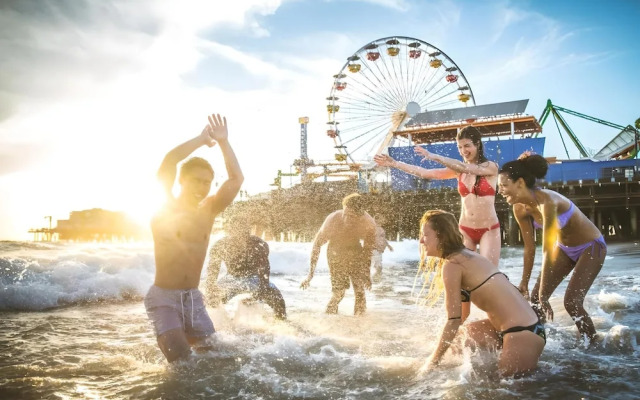 Los Angeles 3BR Villa Suites-FreeParking