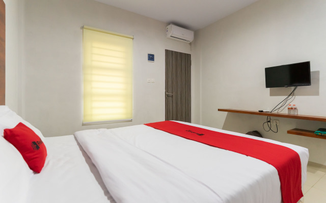RedDoorz Syariah near Titi Bobrok Medan