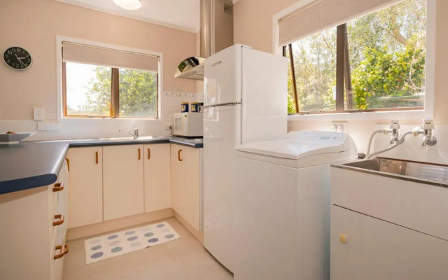 The Olive Grove Retreat - Matarangi Holiday Unit