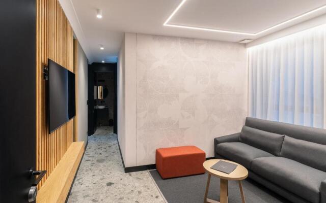 Mauro Suites