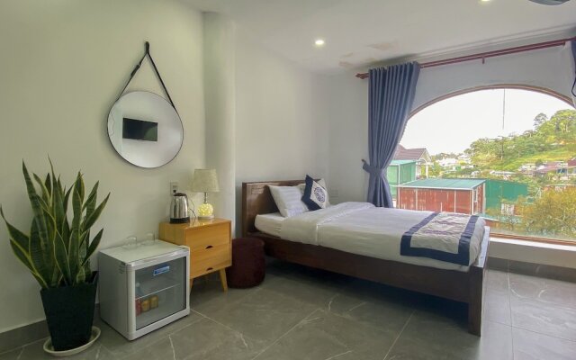 Da Lat Cam Ly Hotel
