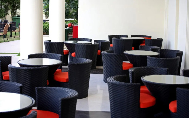 DLF Club 3