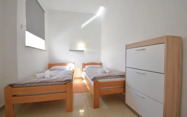 City Centre Apartment with terrace 2