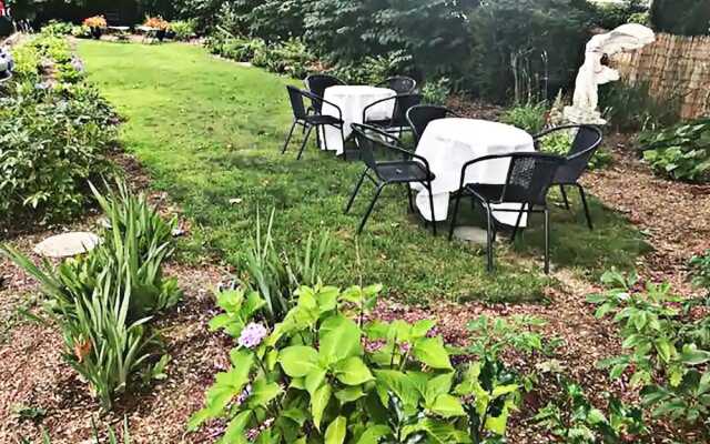 James Pharmacy Bed & Breakfast