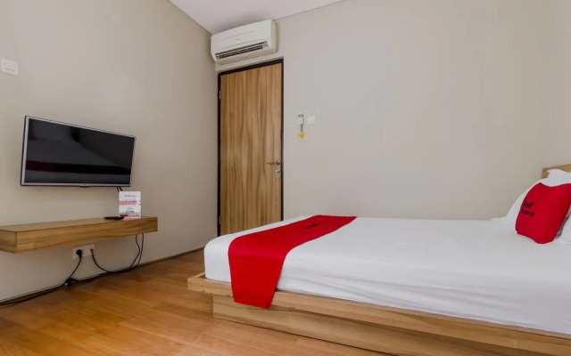 RedDoorz Plus @ Permata Karawaci