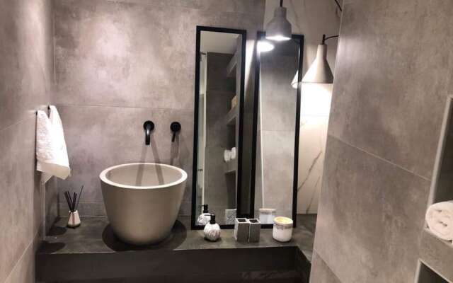 Kolonaki Semi Underground Loft