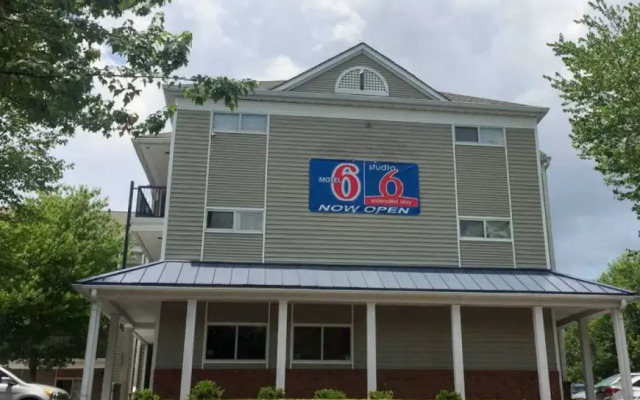 Motel 6 Greensboro, NC - I-40