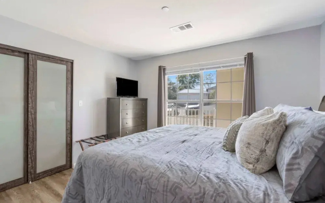 Brookside Retreat w/ Amenities Galore!