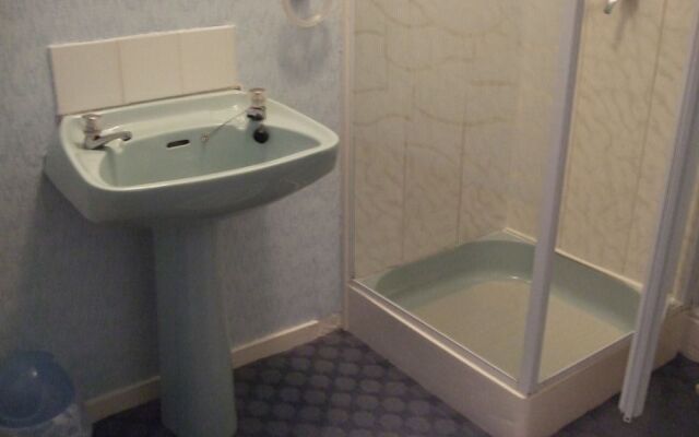 Almar Hotel