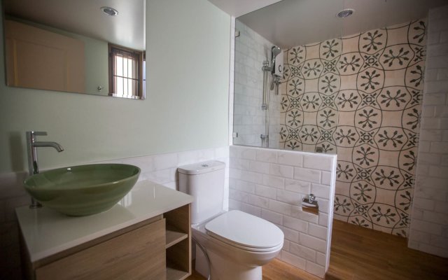 Vera Nidhra - Self check-in after 6pm