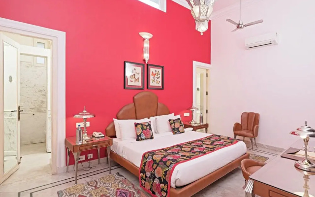 Raj Niwas Palace
