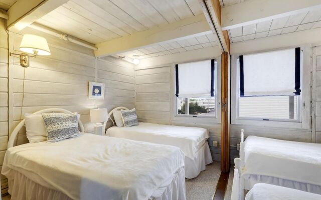 Atlantic Watergate #17 by Long & Foster