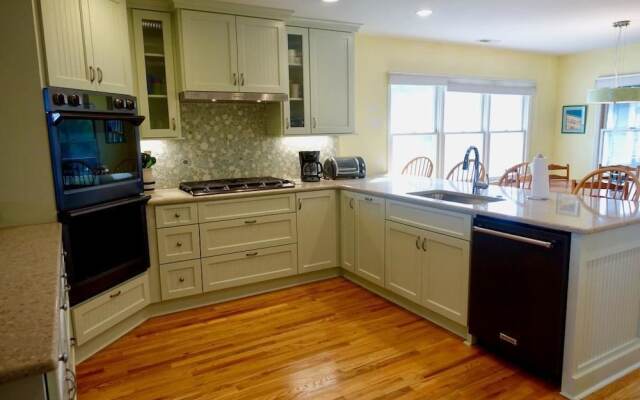 Lindsay House - 6 Br Home
